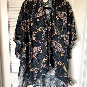 Sseko Multi-way Shawl in Plume